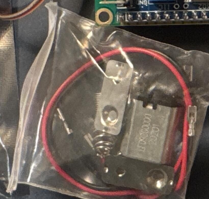 Small DC Motor with Integrated Battery Mount (LEO92G0000)